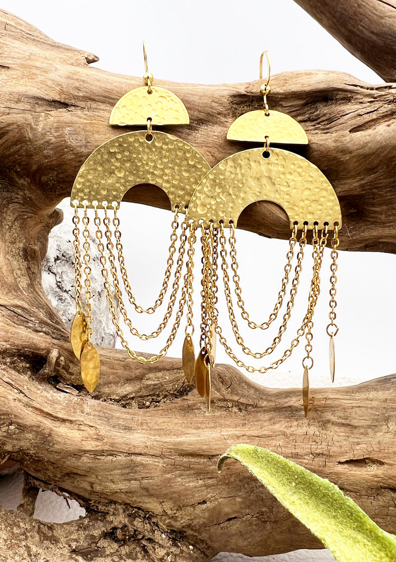Golden Current | Hammered Arch Chain Earrings