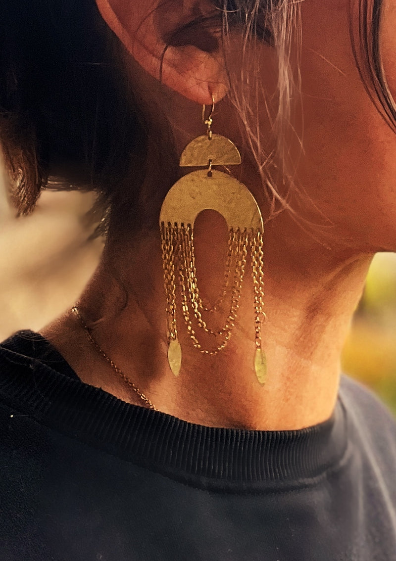 Golden Current | Hammered Arch Chain Earrings