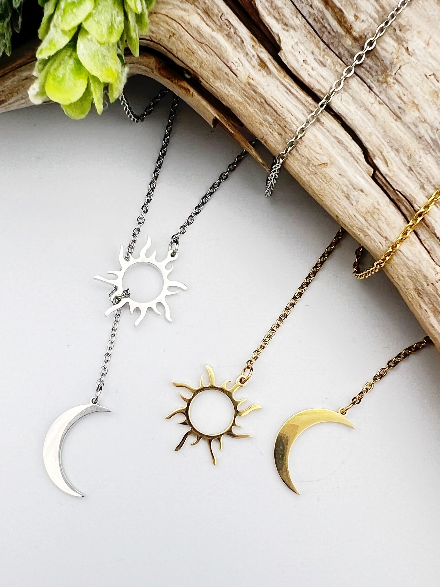 Sun and Moon Lariat