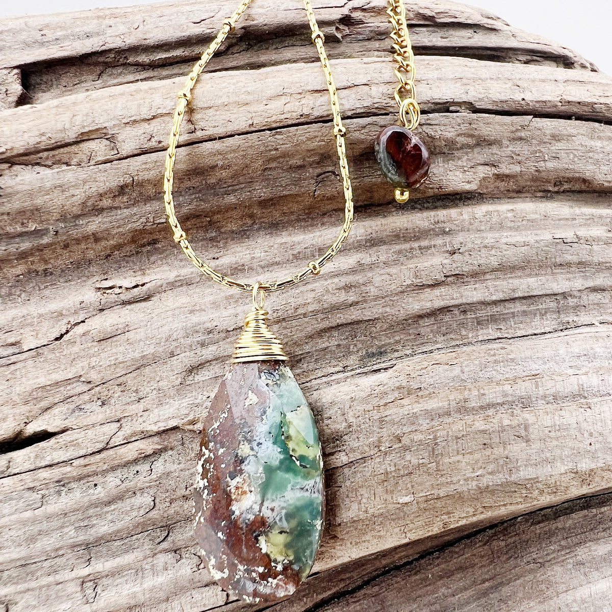 Chrysoprase Dreams | A T-Shirt Necklace