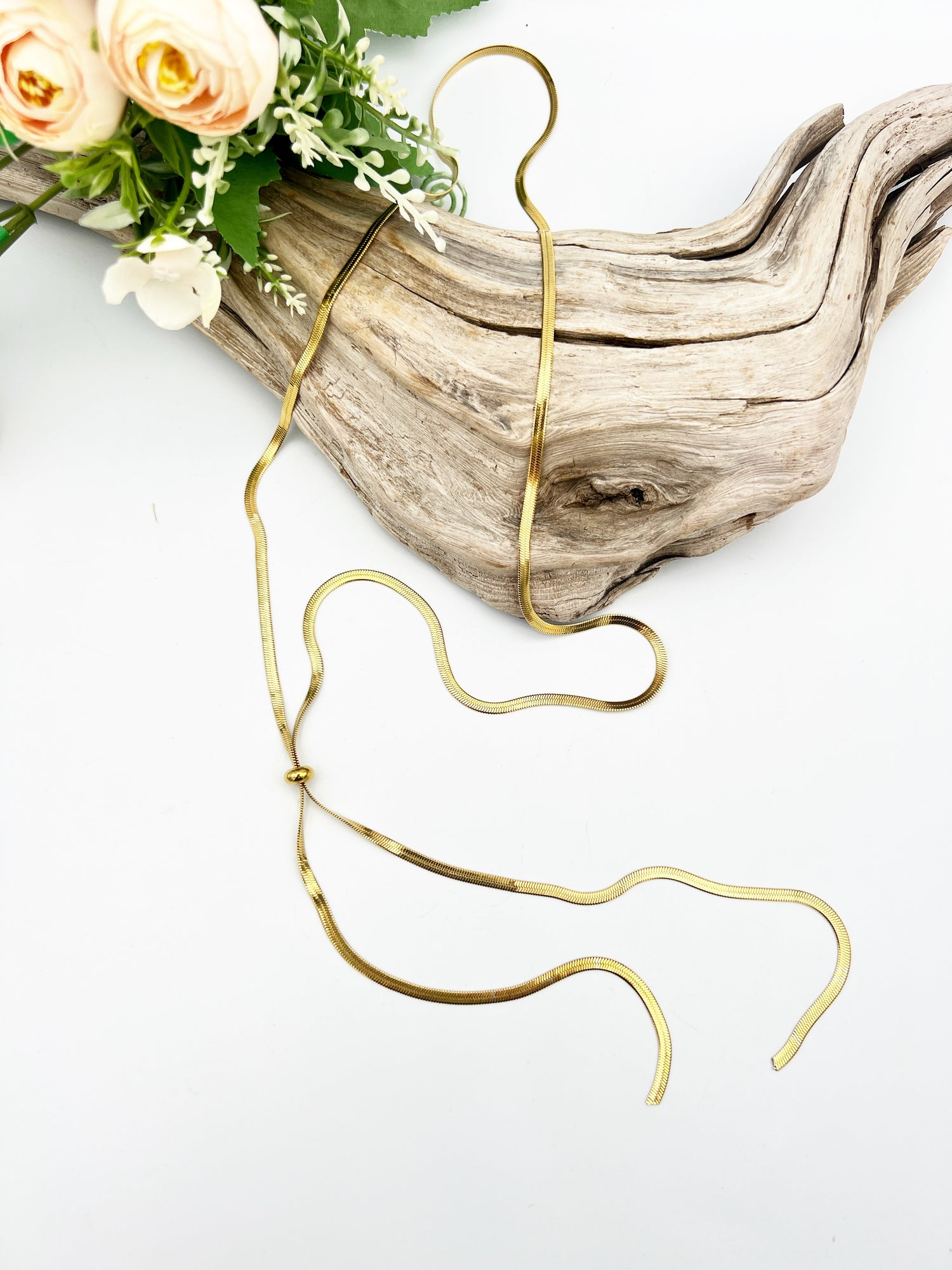 Alice Lariat | Adjustable Gold-Plated Stainless Steel Necklace