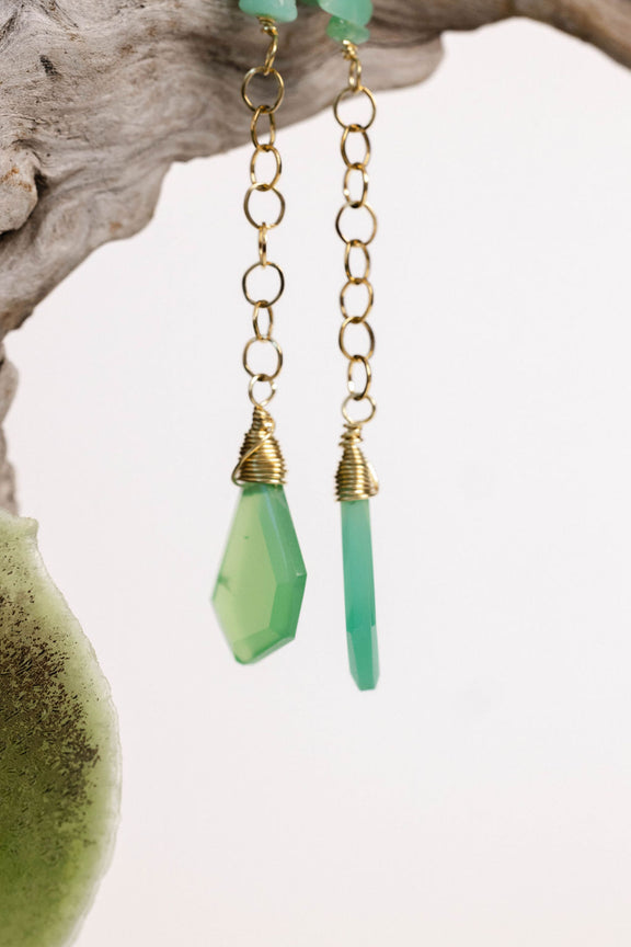 Dainty gold chain earrings with green chrysoprase shards, natural gemstone bridal jewelry